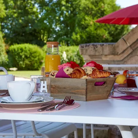 杯托内里香槟住宿加早餐旅馆 住宿加早餐酒店 Prunay