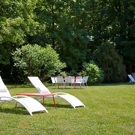 杯托内里香槟住宿加早餐旅馆 Prunay