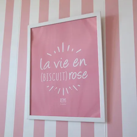 杯托内里香槟住宿加早餐旅馆 Prunay